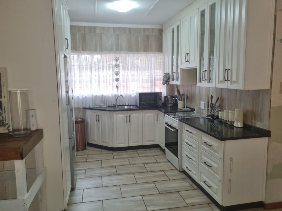 3 Bedroom Property for Sale in Adamayview North West